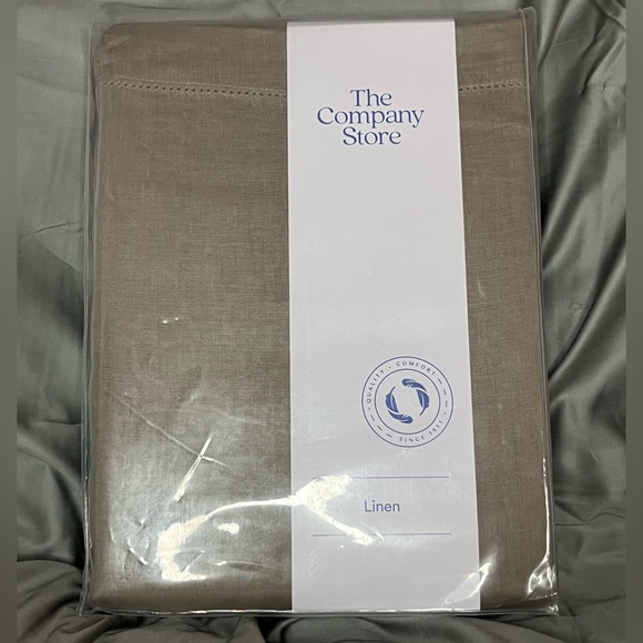 The Company Store Legends Hotel Relaxed Linen Duvet Cover - Picture 2 of 4